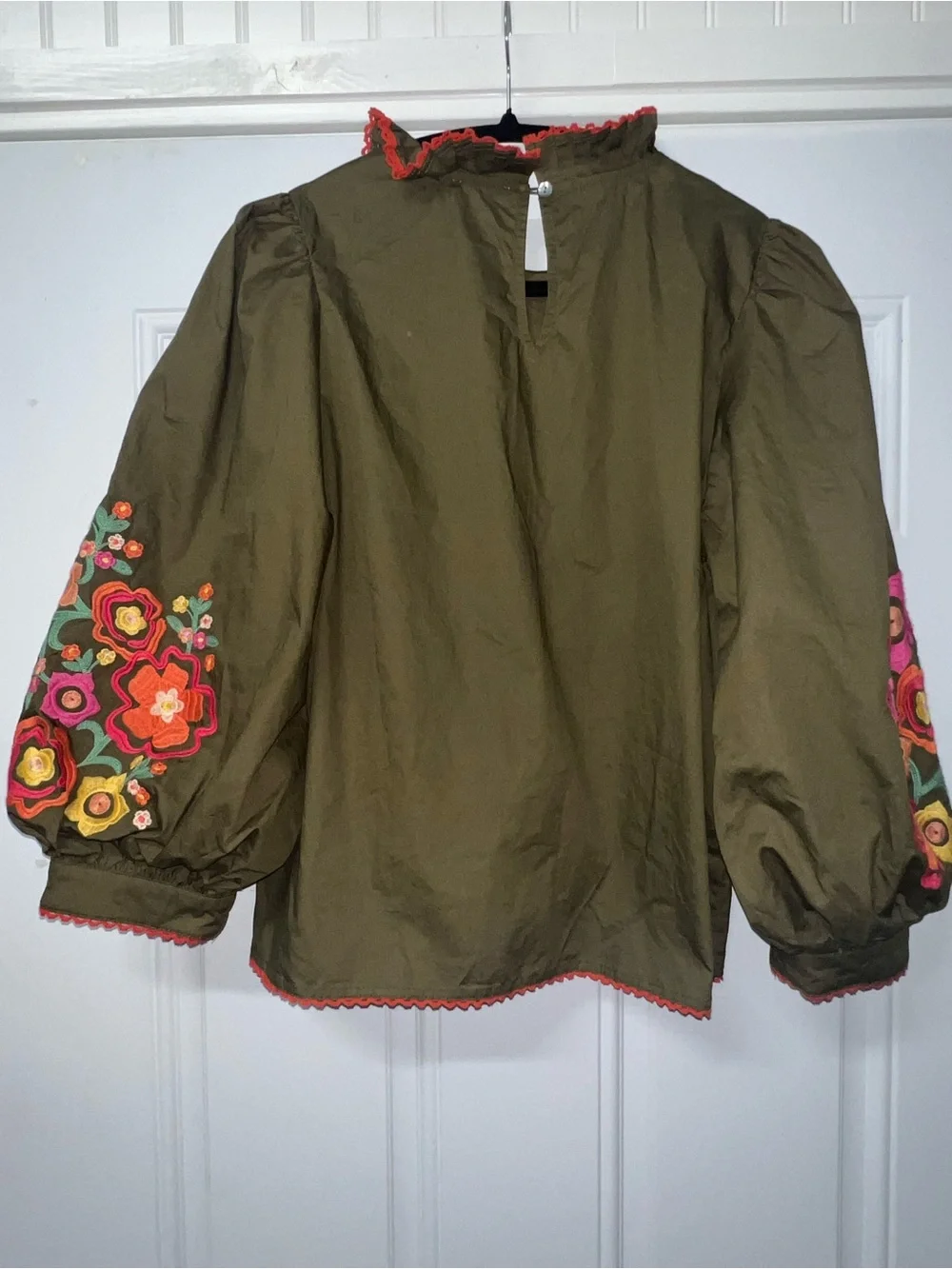 Jodifil medium embroidered bubble long sleeve blouse in olive green - Picture 8 of 10